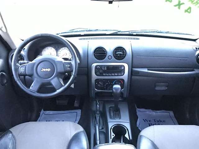 2004 Jeep Liberty 4dr Sport 4WD SUV